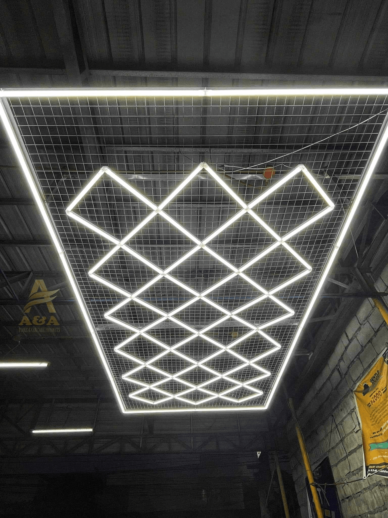 LED Garage Lighting Diamond Grid with Border (19.7’ x 19.7’ / 6m x 6m)