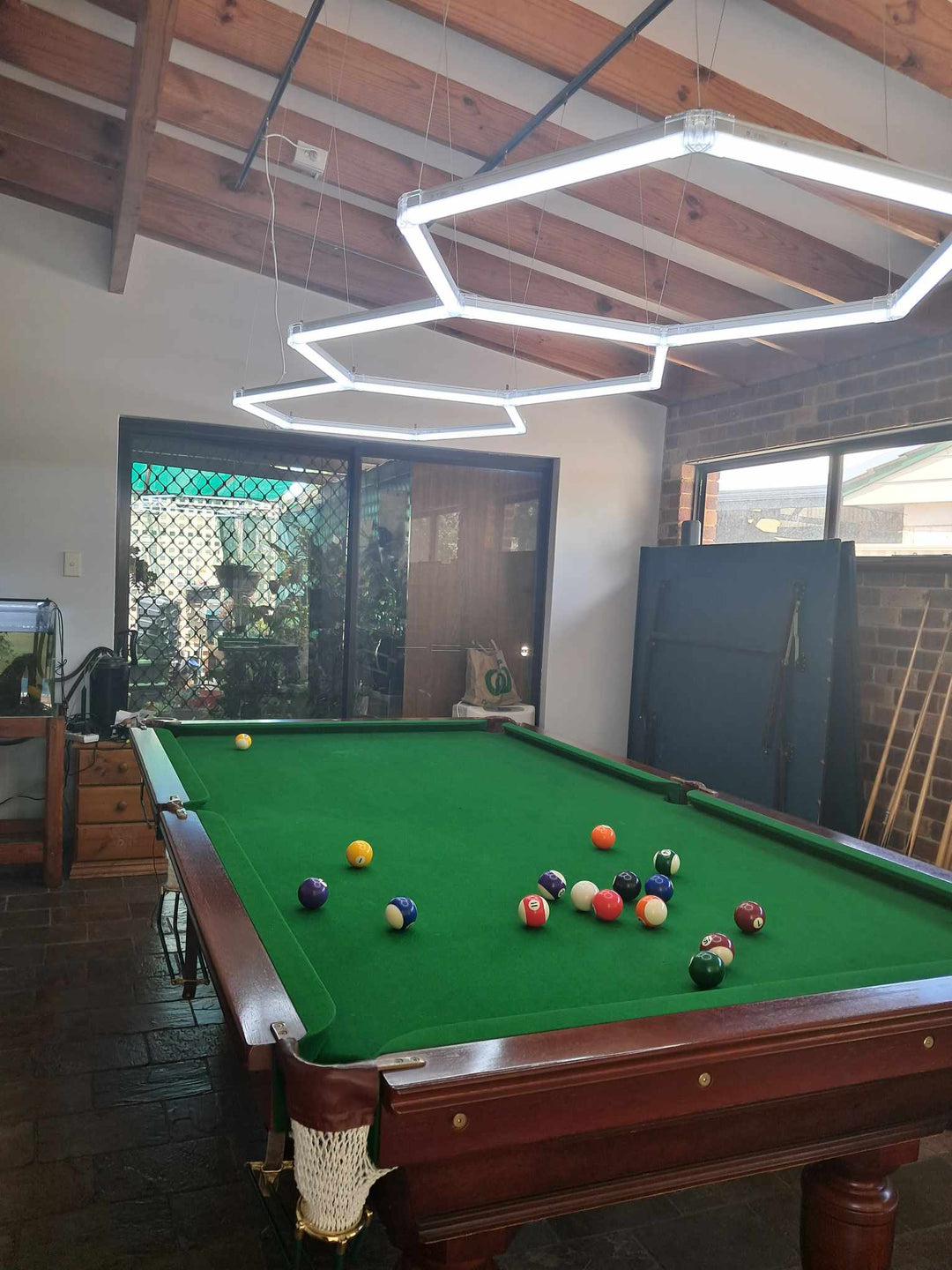 Hexagon Lights – 3 - Grid LED Garage Lighting (8.2' × 3' / 2.5 m × 0.9 m) for Garages or shops – HEXLEDLIGHTING – Pic 3