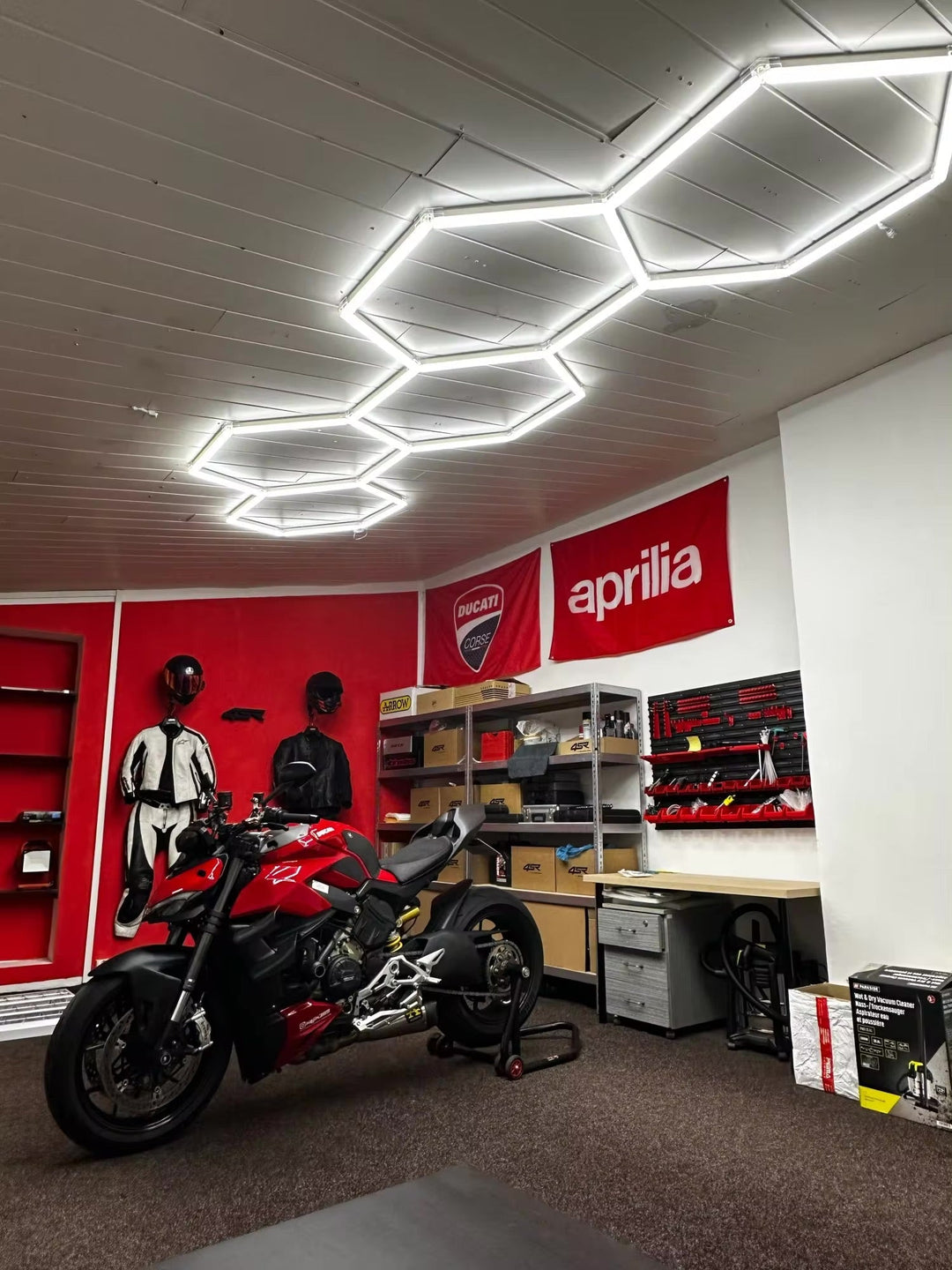 Hexagon Lights – 5-Grid Long LED Garage Lighting (12.5' × 4.3' / 3.8 m × 1.3 m) for Garage or shop HEXLEDLIGHTING Pic 2